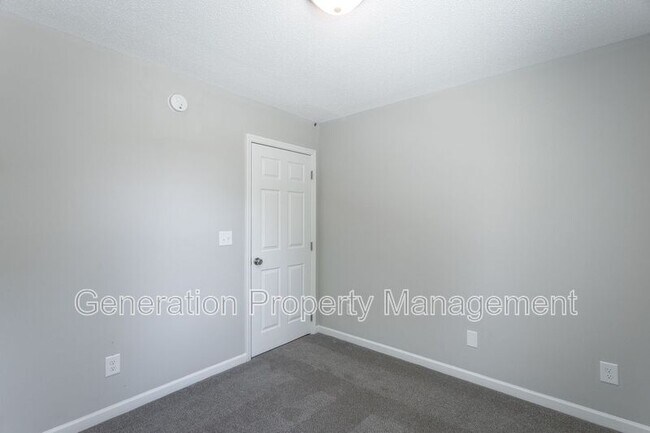 Building Photo - 2005 S Lyerly St