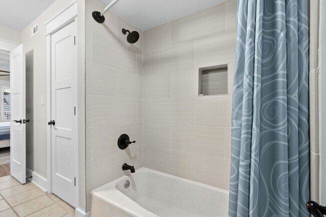 Building Photo - “Beachside Living – 2BR/2BA Condo with Ocean Views”