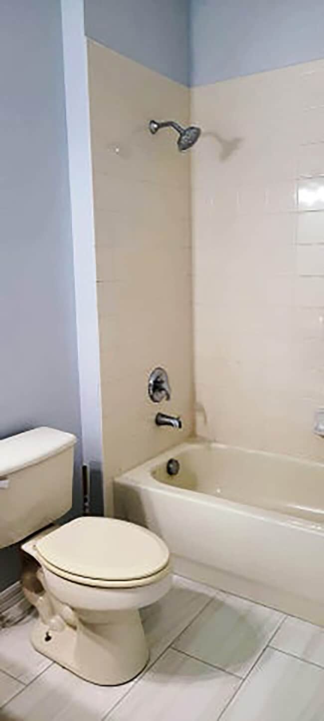 Building Photo - 205 SW Maclay Way