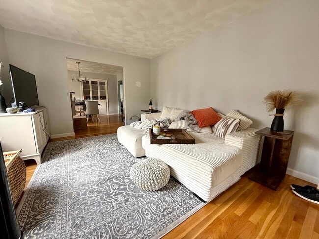 Building Photo - 15 Putnam St