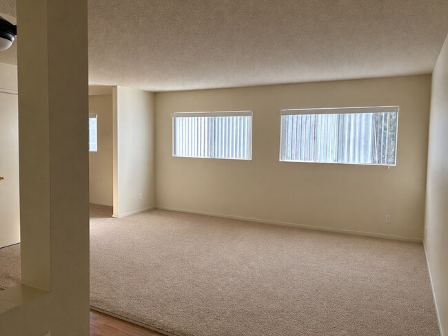 Interior Photo - 1410 W. 260th St.