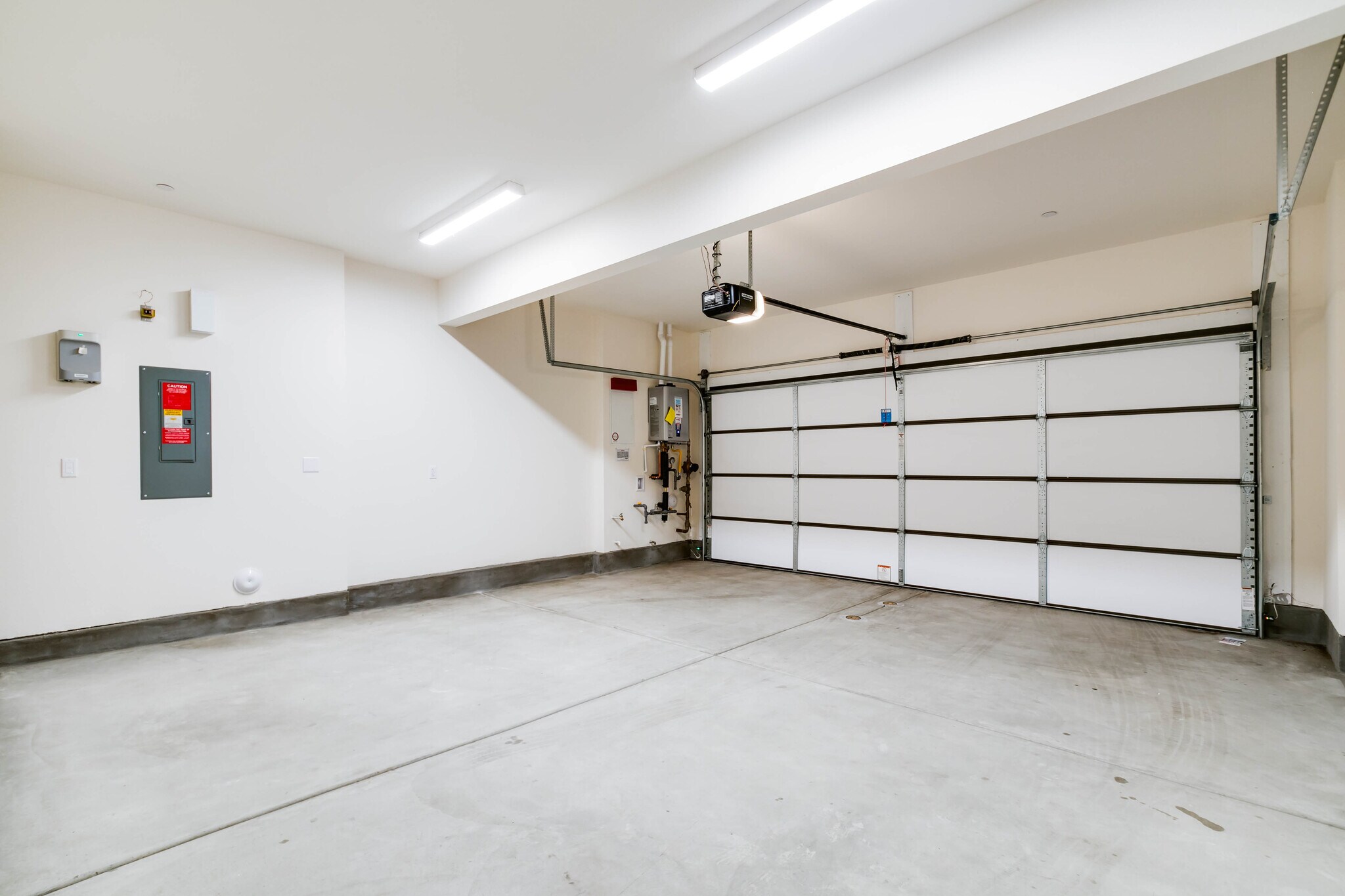 Building Photo - 667 Limoncello Ln
