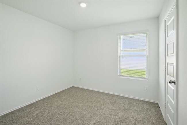 Building Photo - 2227 Laurel Bloom Ln