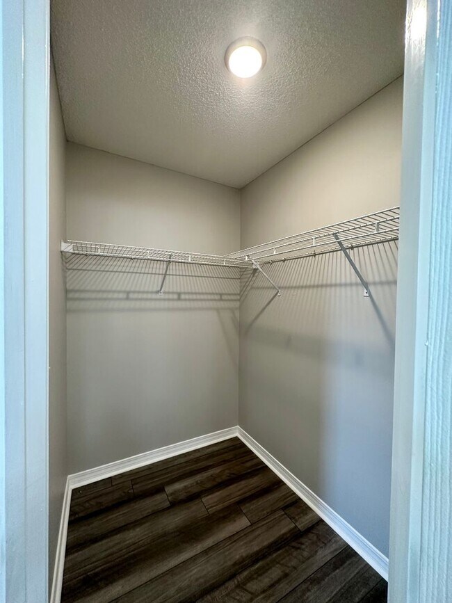 Building Photo - 3br/2ba minutes to NAS back gate