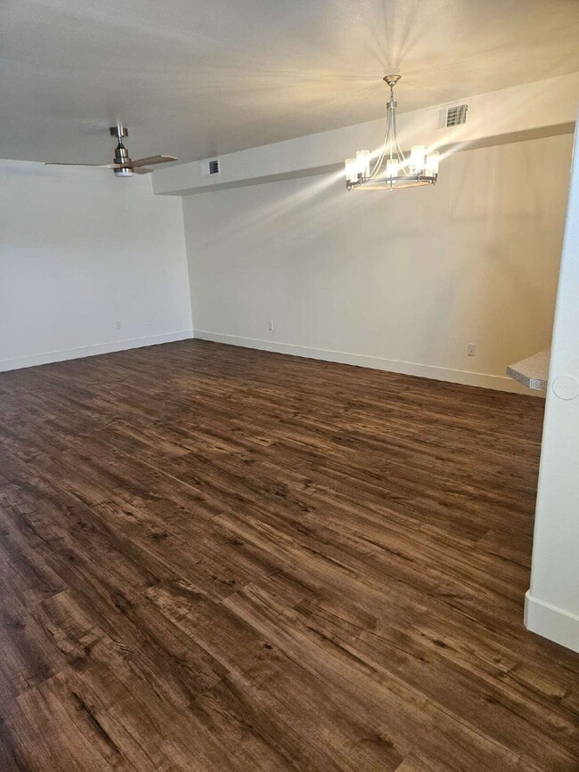 Building Photo - 208 W 800 N