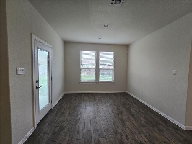 Building Photo - 16908 Borromeo Ave