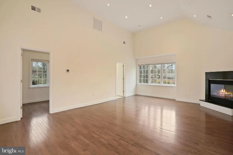 Building Photo - 11017 Marcliff Rd