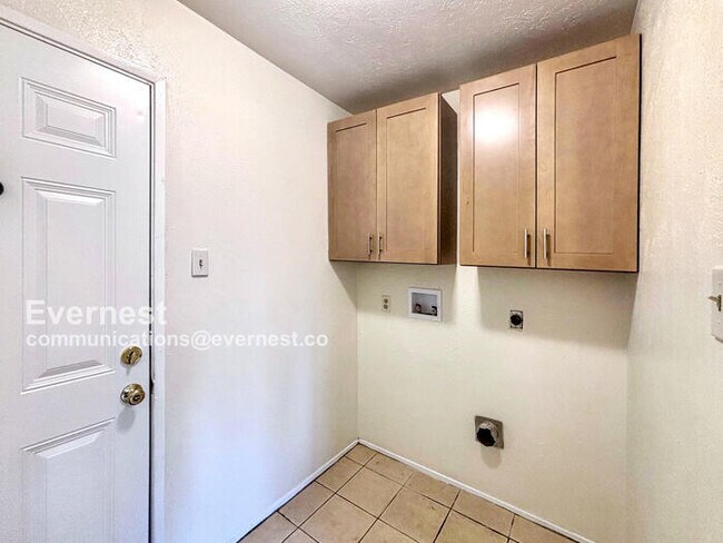 Building Photo - 5538 W Ridgecreek Dr
