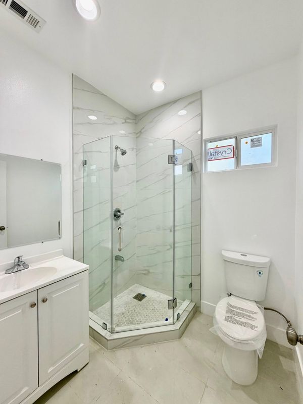 Building Photo - 11522 June St