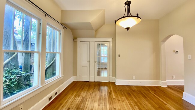 Building Photo - 1105 Virginia Ave