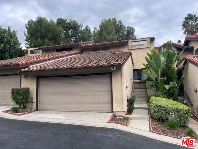 Building Photo - 1163 S Crofter Dr