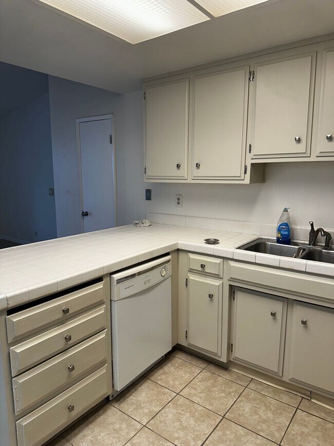 Building Photo - 5620 Brush Creek Dr