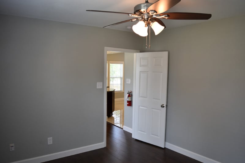 Building Photo - 1519 W 12th St