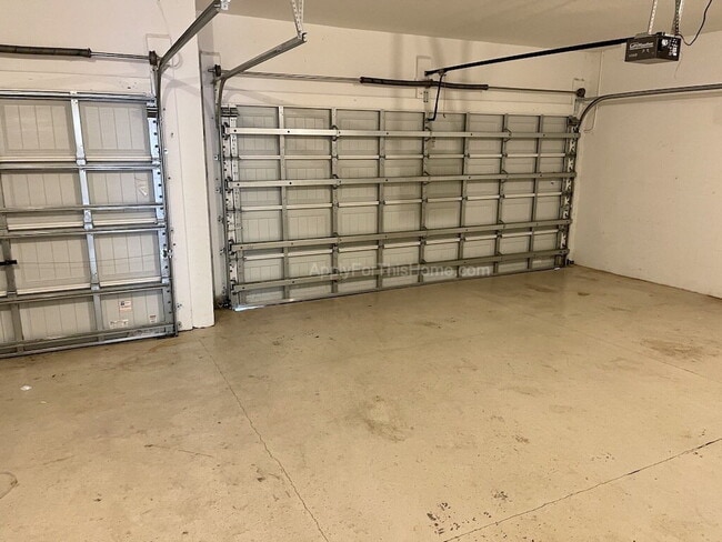 Building Photo - Single Family Dream Home in Gated Community