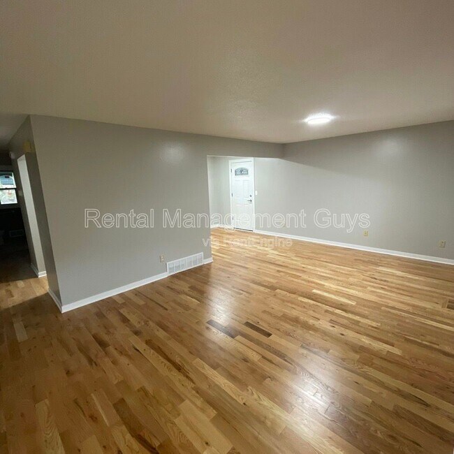 Building Photo - 8229 Halifax Ct N