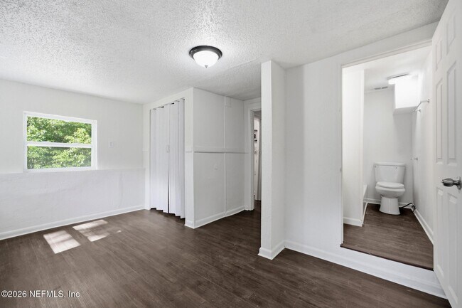 Building Photo - 5846 Abelia Rd