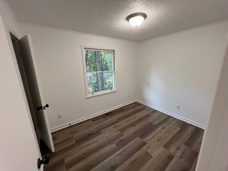 Bedroom 1 - 54 Sam King Rd