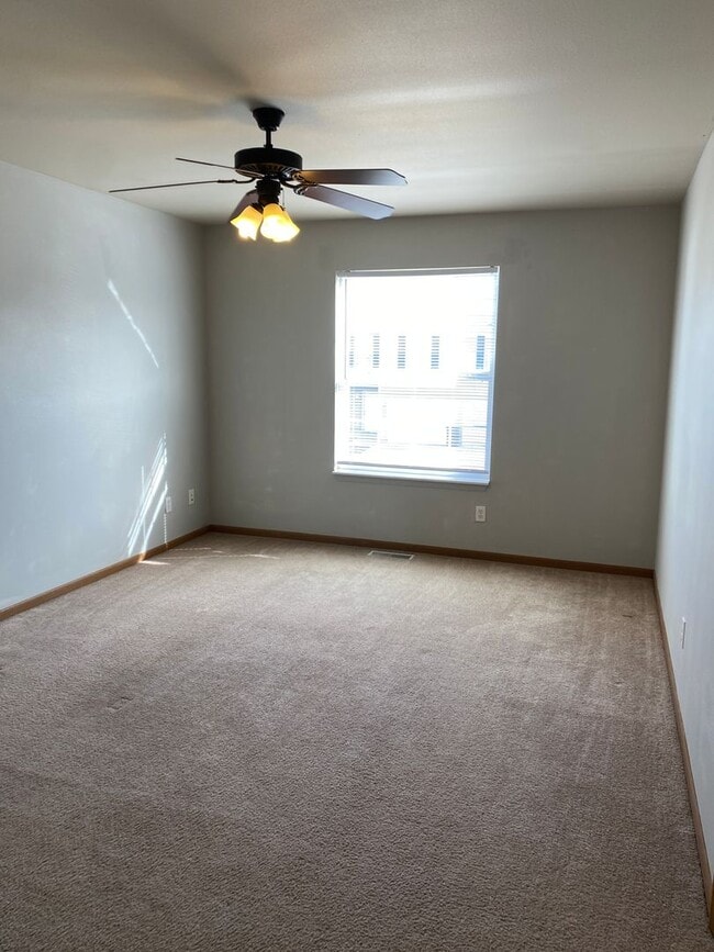 Building Photo - 16785 Huntington Ln