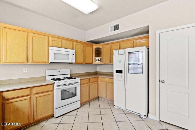 Building Photo - 3621 Tierra Bahia Dr