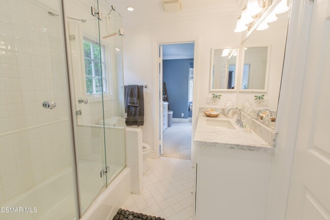 Building Photo - 4080 Meadowlark Dr