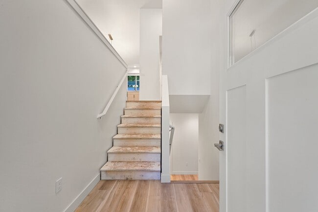 Building Photo - Modern 3BD/2.5BA Home in Sudden Valley – B...
