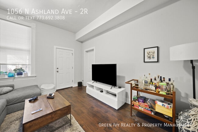 Building Photo - 1056 N Ashland Ave