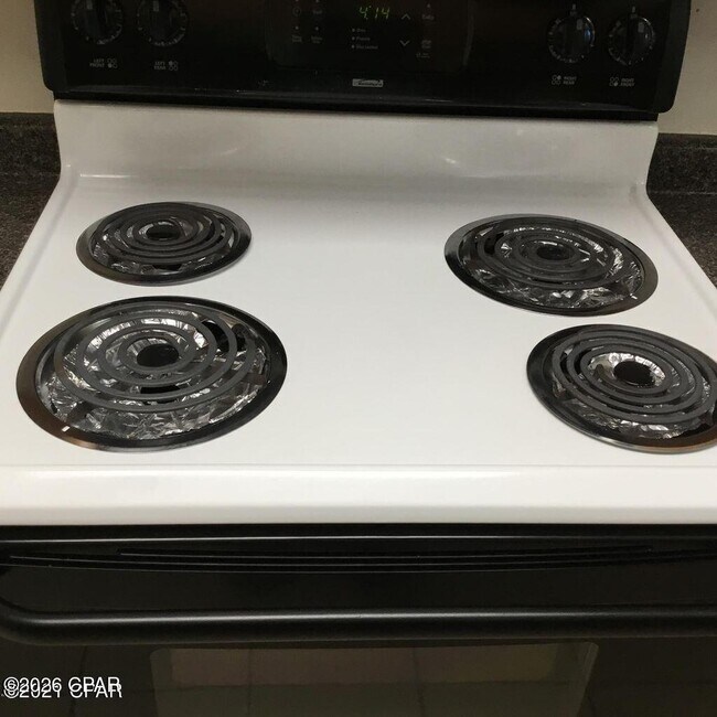 Building Photo - 1025 W 19th St