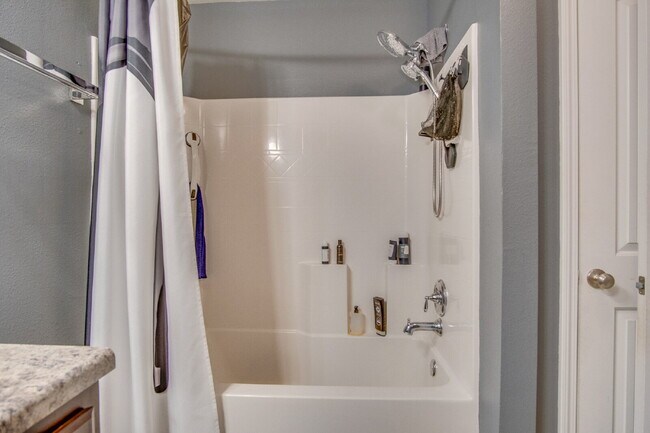 Building Photo - Charming 3-Bedroom Home in Central Pensacola with Open Layout and Fenced Yard