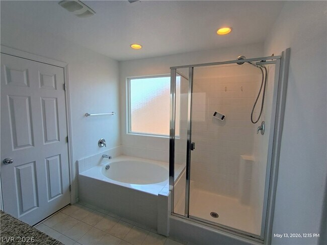 Building Photo - 4224 Seclusion Bay Ave
