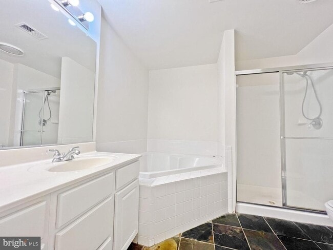 Building Photo - 8118 Rainwater Cir