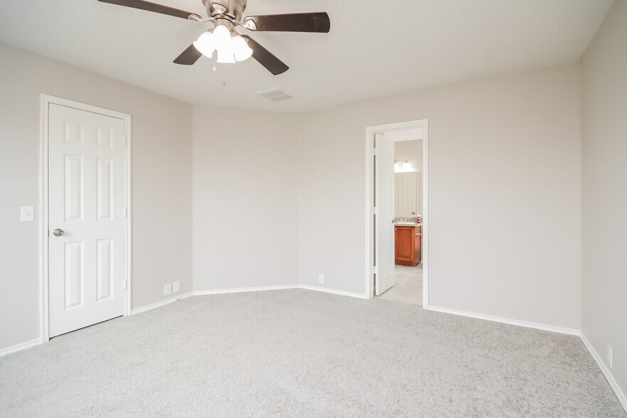Building Photo - 6027 Water Violet Ln