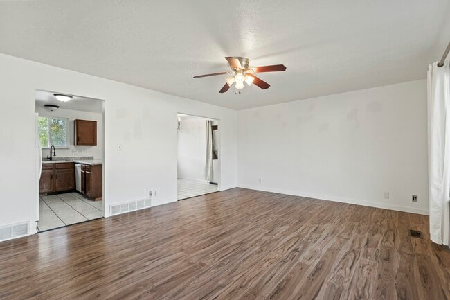 Building Photo - 819 W 2300 N