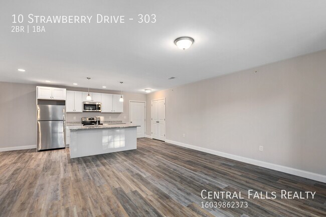 Building Photo - 10 Strawberry Dr