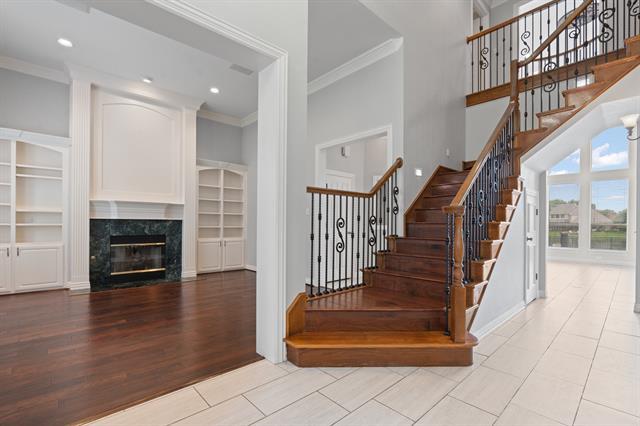 Building Photo - 905 Brazos Dr