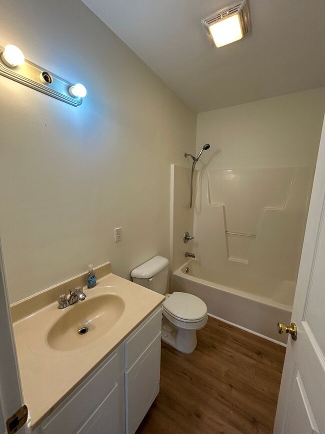 Building Photo - Quiet Blythewood 2 Bedroom Home