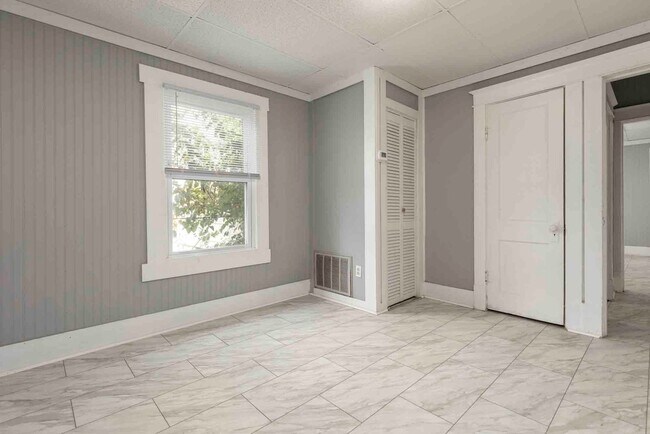 Building Photo - 730 M St