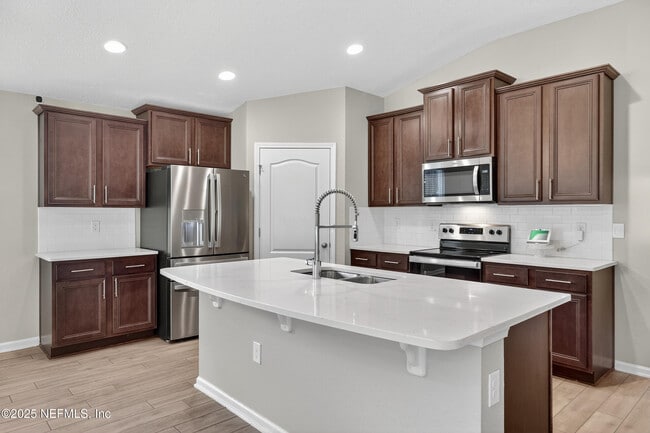 Building Photo - 66108 Edgewater Dr