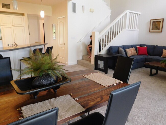 Building Photo - Fully Furnished 3BR/3BA Twnhs w/Prkg for 2 - Available Now