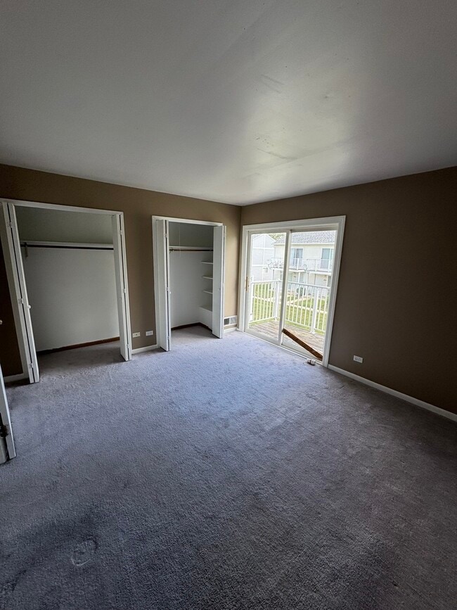 Building Photo - 420 Meadow Green Ln