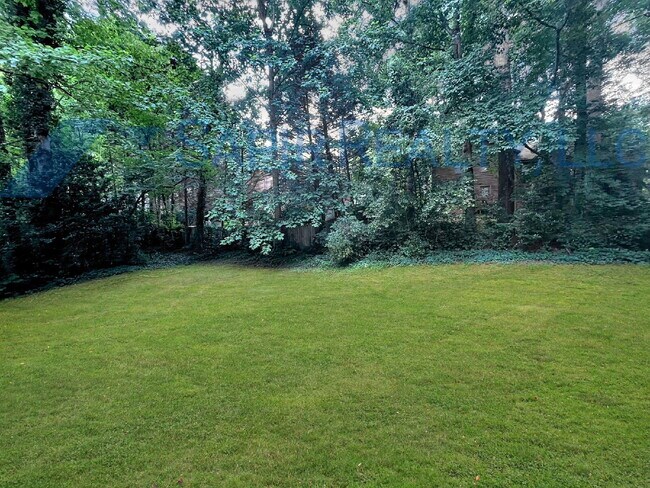 Building Photo - 4125 Maple Ferry Dr