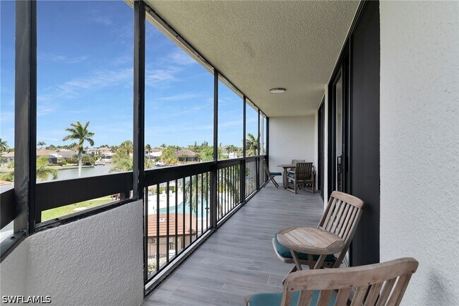 Building Photo - 591 Seaview Ct