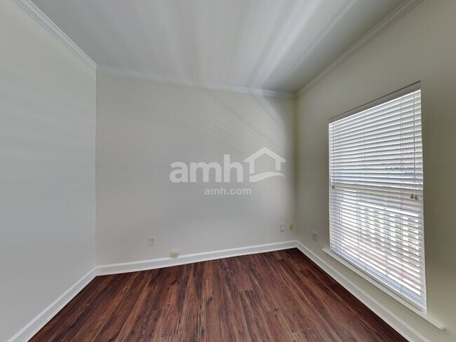 Building Photo - 512 Grantham Ln