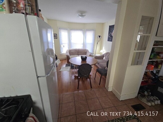 Building Photo - 502 Benjamin St