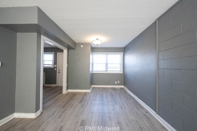 Building Photo - "Charming 2-Bedroom Retreat in Indianapoli...