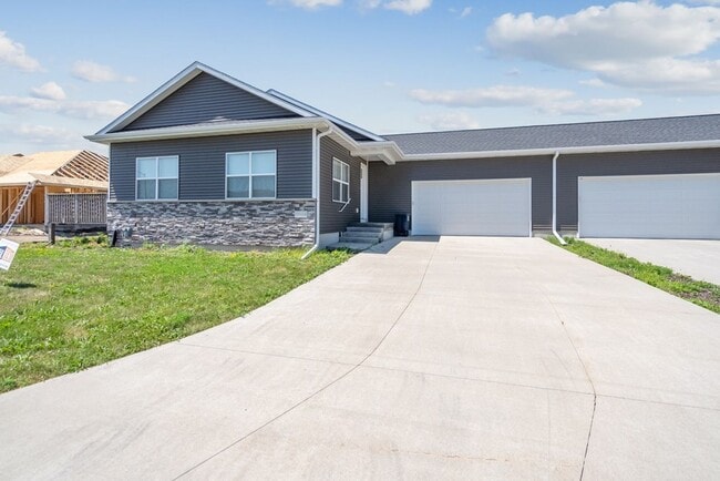 Building Photo - Watson Way Twinhomes