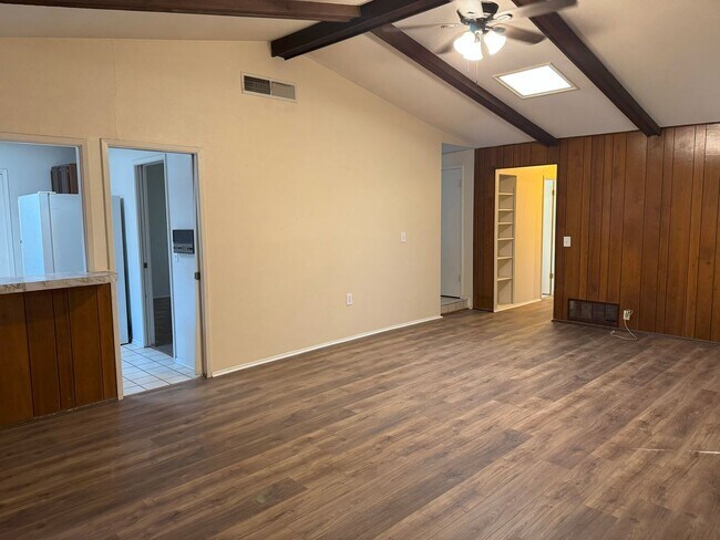 Building Photo - 12648 King Oaks Dr