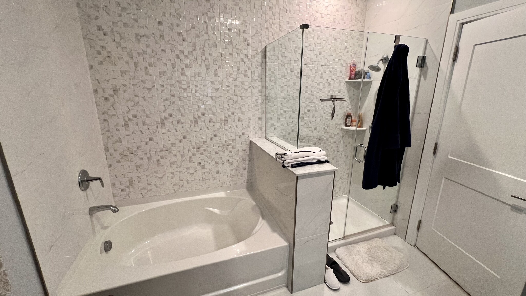 Building Photo - 140 Comet Way