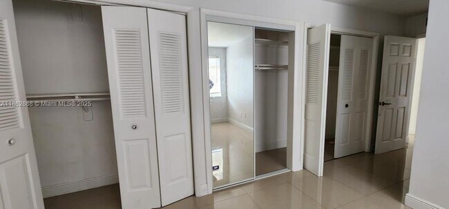 Building Photo - 6950 Miami Gardens Dr