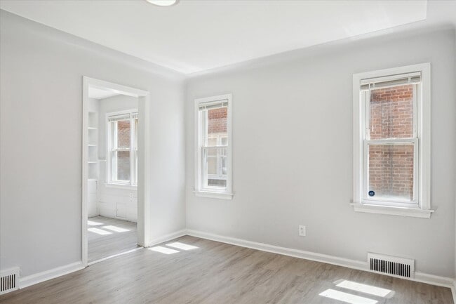 Building Photo - 17326 Mansfield St