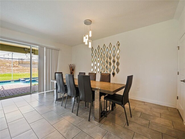 Building Photo - 9084 Sommerset Hills Dr
